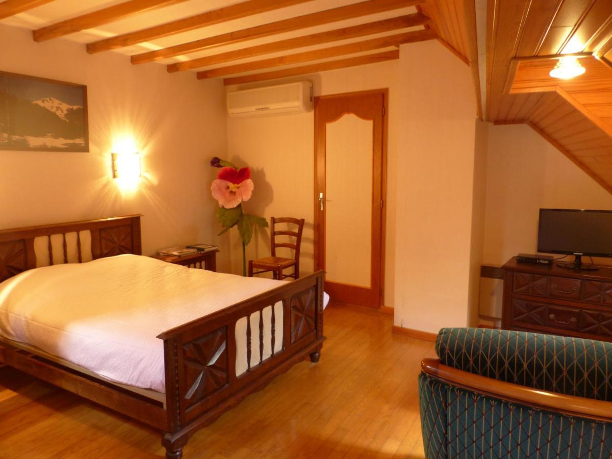 Bed and Breakfast LA Bouigane à Saint-Lary  Extérieur photo
